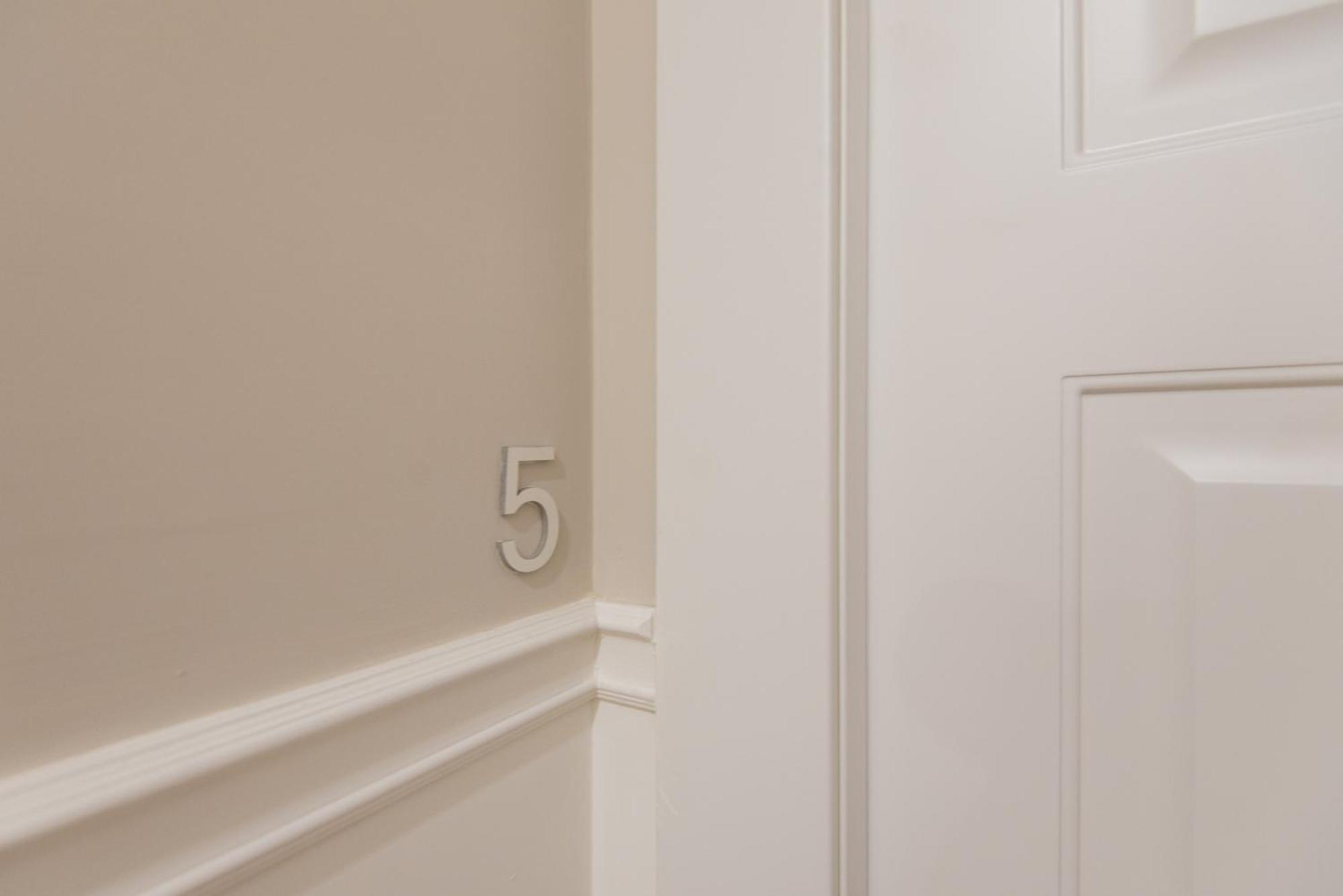Five Boutique Rooms Napoli Bagian luar foto