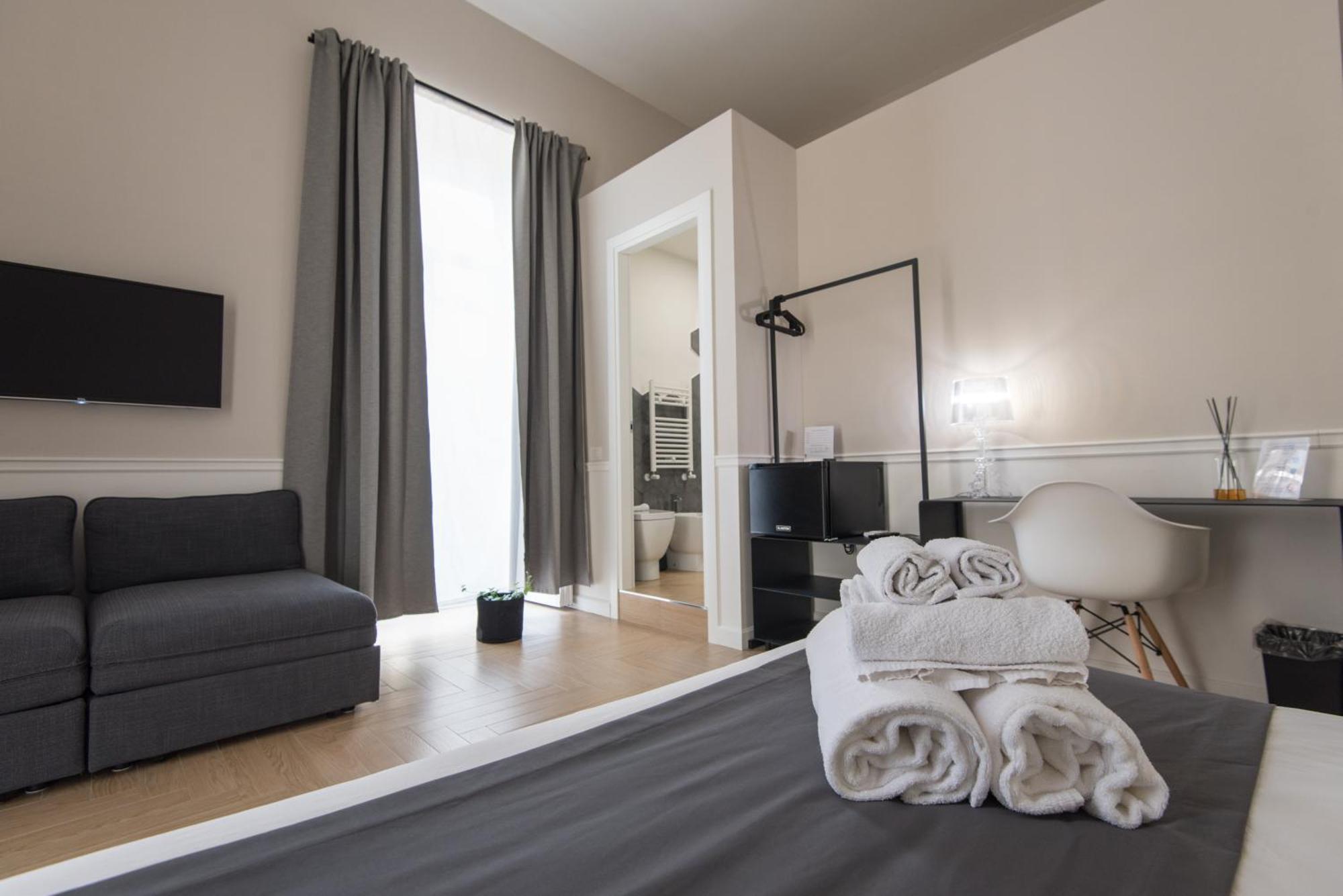 Five Boutique Rooms Napoli Bagian luar foto