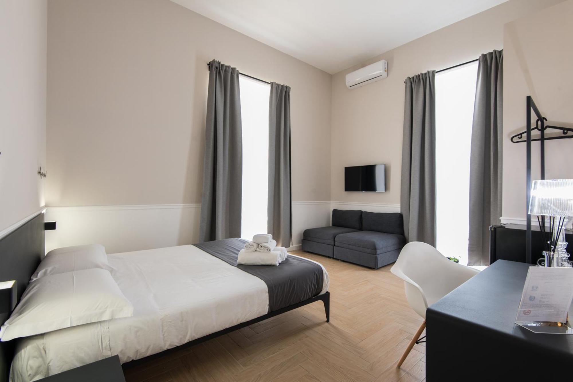 Five Boutique Rooms Napoli Bagian luar foto