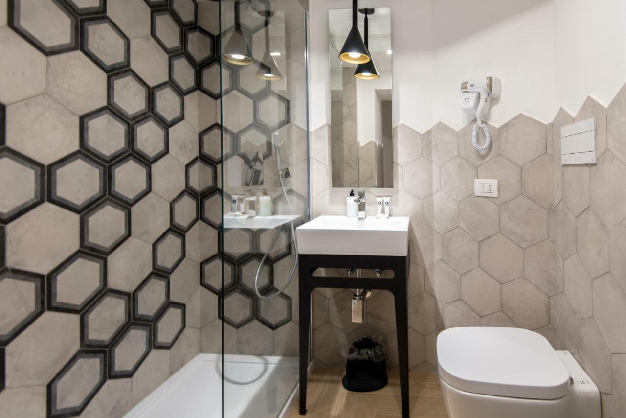 Five Boutique Rooms Napoli Bagian luar foto