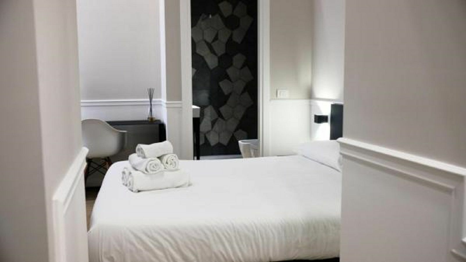 Five Boutique Rooms Napoli Bagian luar foto