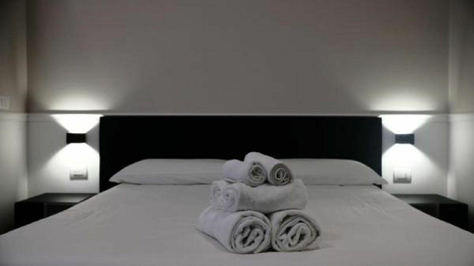 Five Boutique Rooms Napoli Bagian luar foto